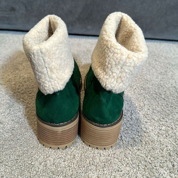 Women’s Green Short Chunky Block Heel Chelsea Boots Pull On Size 8.5 (42CN) NEW - Picture 5 of 14